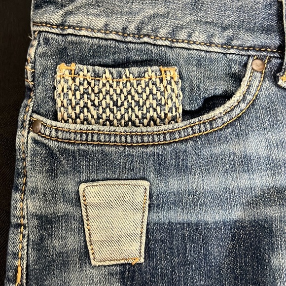 Eddie Bauer Embroidered Jean Shorts Sz 4 - Picture 7 of 8